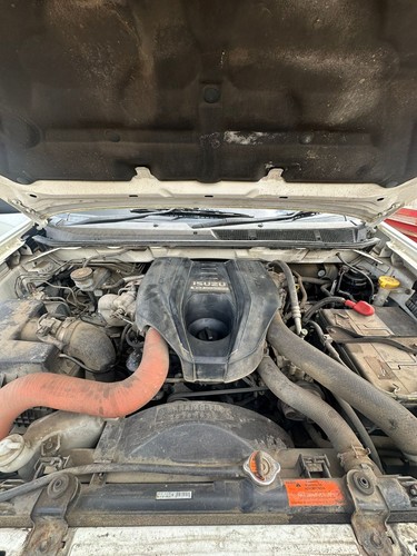 Isuzu max engine and gearbox - engine,